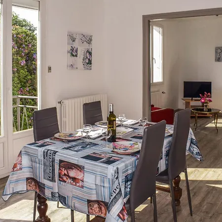 Beautiful In With Kitchen